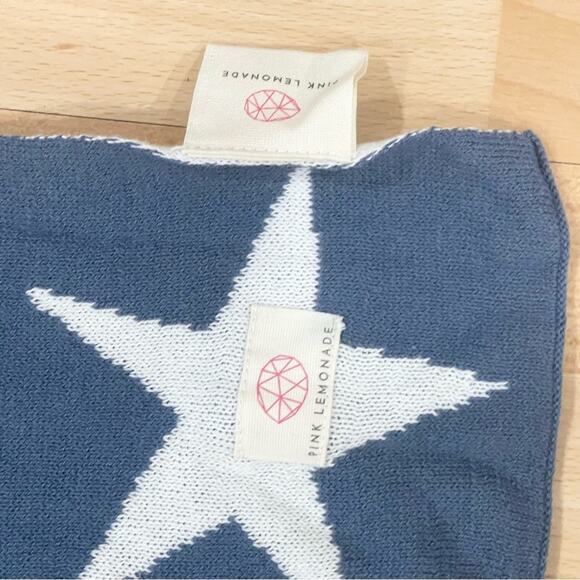 Pink Lemonade Blue Star Patterned Throw Blanket Reversible - Picture 5 of 7